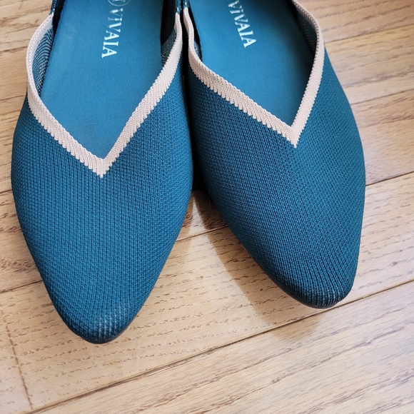 VIVAIA Vienna Pointy Flats Pointed-Toe V-Cut Flats Green Peacork 9.5 - Picture 4 of 16